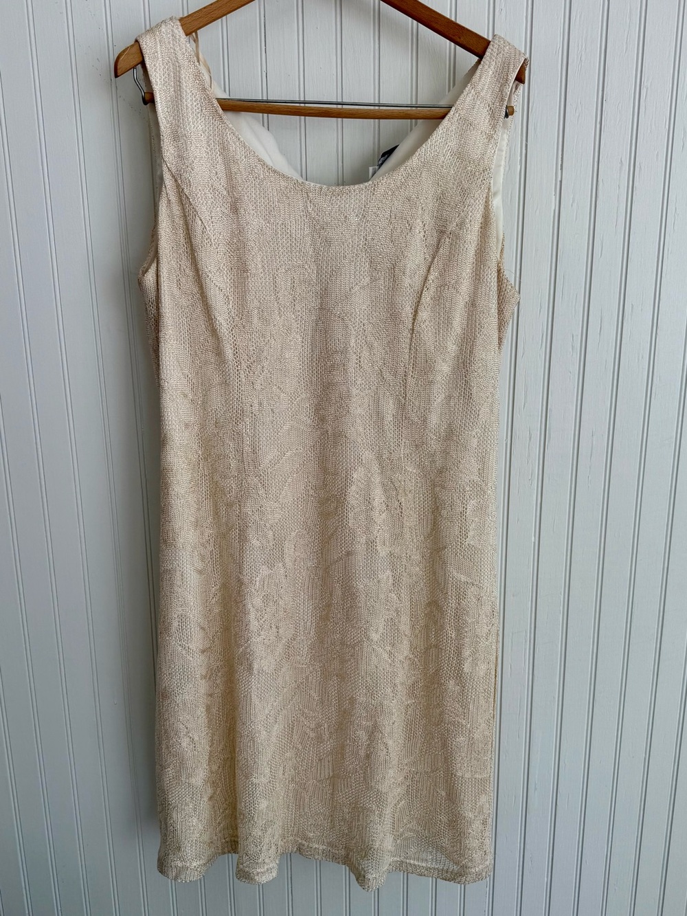 Onyx Nite Cream and Gold Lace Shift Dress Size 16